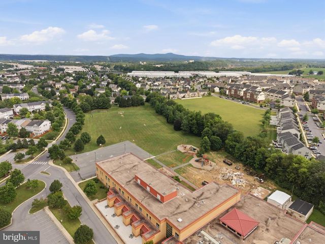 4861 MCLAUREN CT, Frederick, MD 21703
