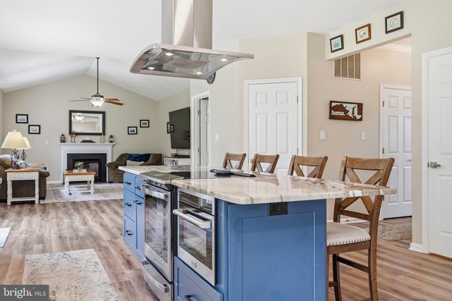 4861 MCLAUREN CT, Frederick, MD 21703