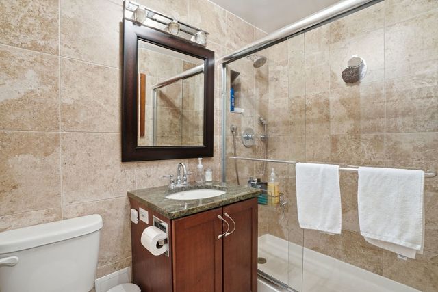 1455 N SANDBURG Terrace 504, Chicago, IL 60610