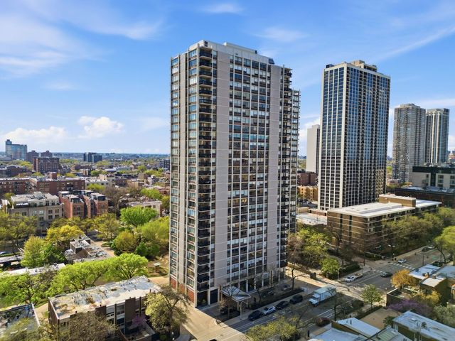 1455 N SANDBURG Terrace 504, Chicago, IL 60610