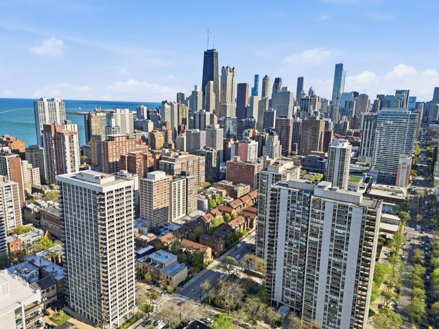 1455 N SANDBURG Terrace 504, Chicago, IL 60610