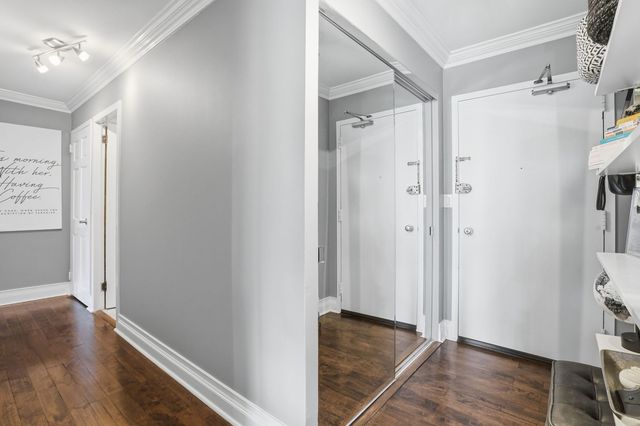 1455 N SANDBURG Terrace 504, Chicago, IL 60610