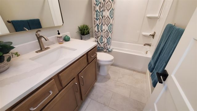 1350 Buffalo Avenue, Grand Rapids, MI 49505