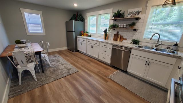 1350 Buffalo Avenue, Grand Rapids, MI 49505