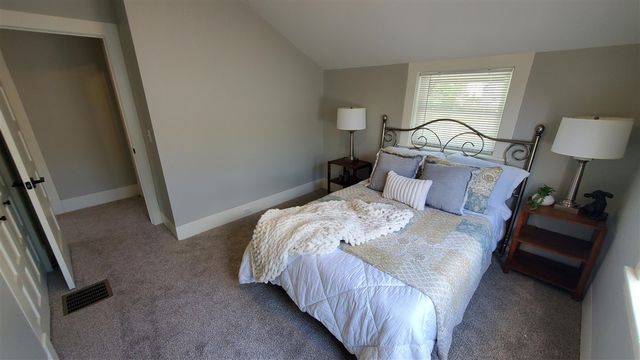 1350 Buffalo Avenue, Grand Rapids, MI 49505