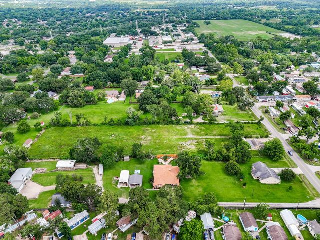 3431 Mckinney Road, Baytown, TX 77521