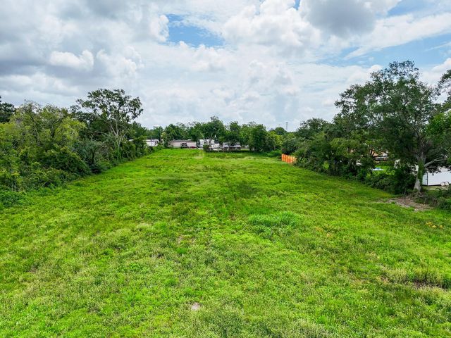 3431 Mckinney Road, Baytown, TX 77521