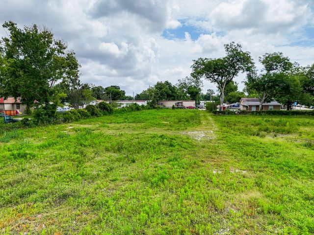 3431 Mckinney Road, Baytown, TX 77521