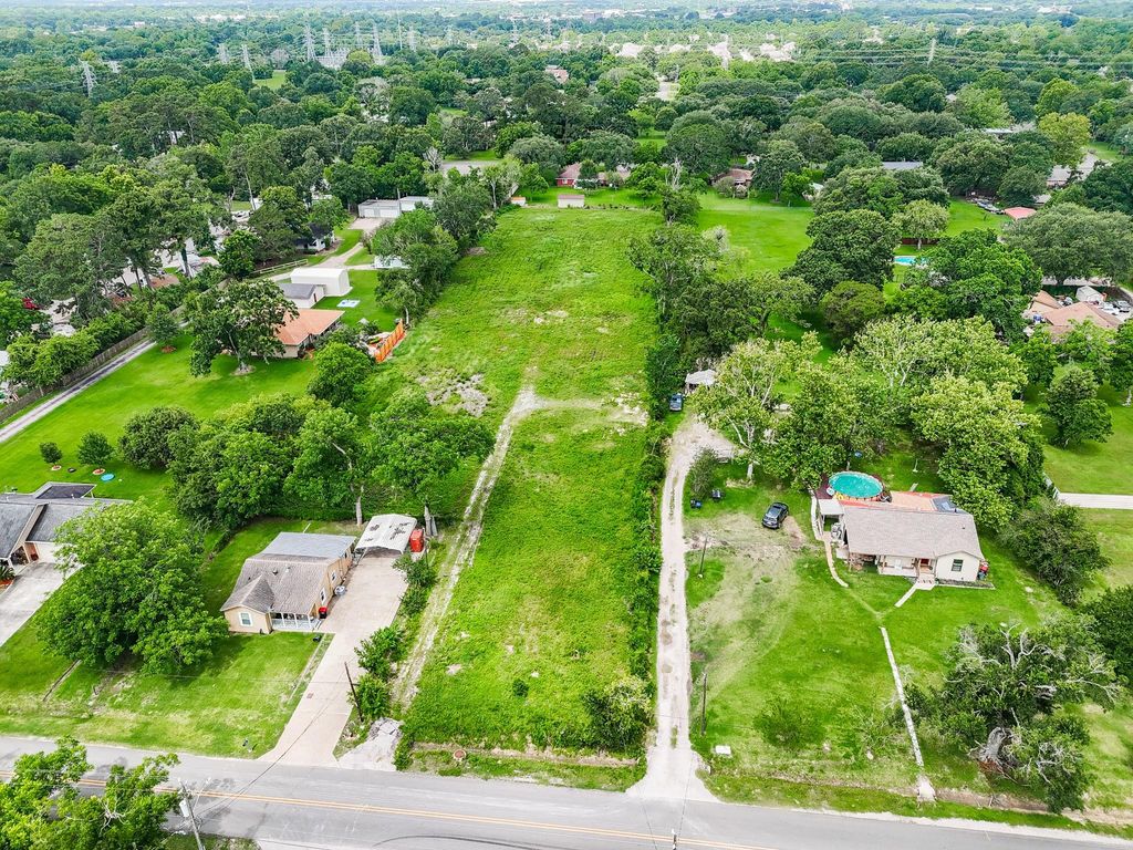 3431 Mckinney Road, Baytown, TX 77521