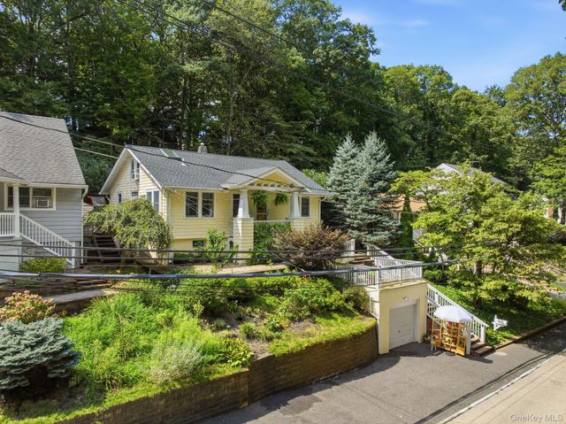 99 Norwood Avenue, Northport, NY 11768