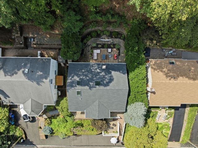 99 Norwood Avenue, Northport, NY 11768