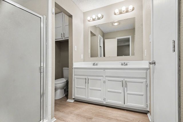 1562 Tiffany Forest Lane, Grapevine, TX 76051