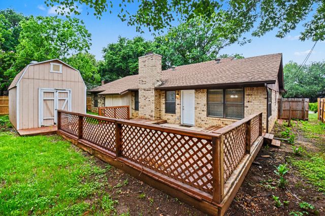 1562 Tiffany Forest Lane, Grapevine, TX 76051
