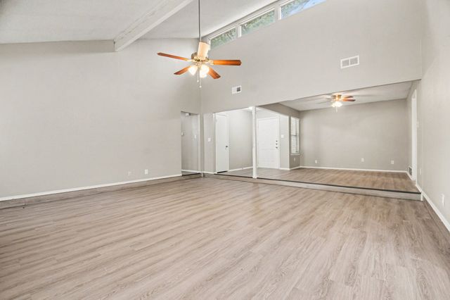 1562 Tiffany Forest Lane, Grapevine, TX 76051