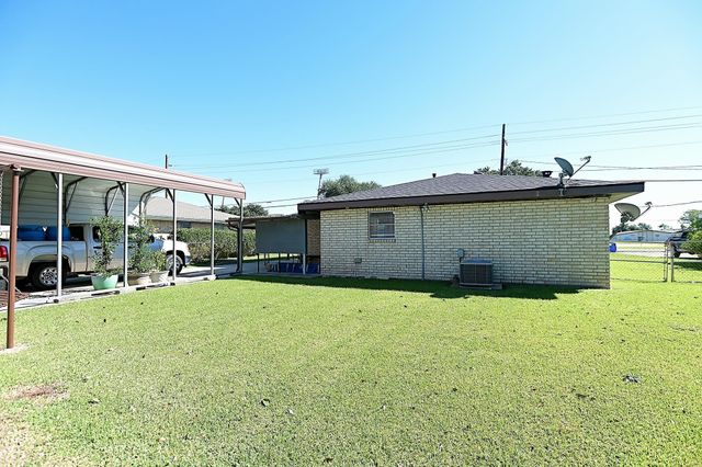 1314 Tiger Dr, Thibodaux, LA 70301