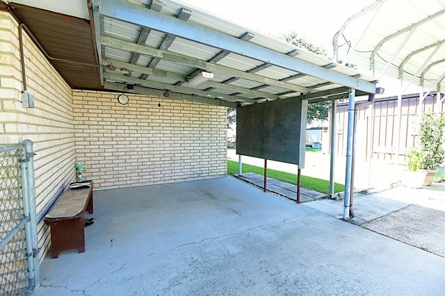 1314 Tiger Dr, Thibodaux, LA 70301