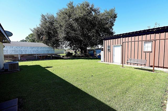 1314 Tiger Dr, Thibodaux, LA 70301
