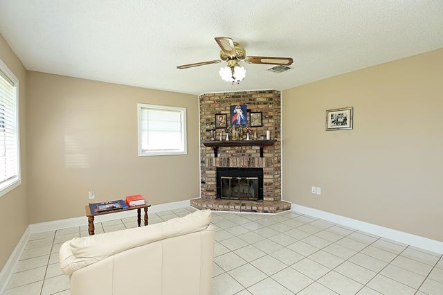 1314 Tiger Dr, Thibodaux, LA 70301