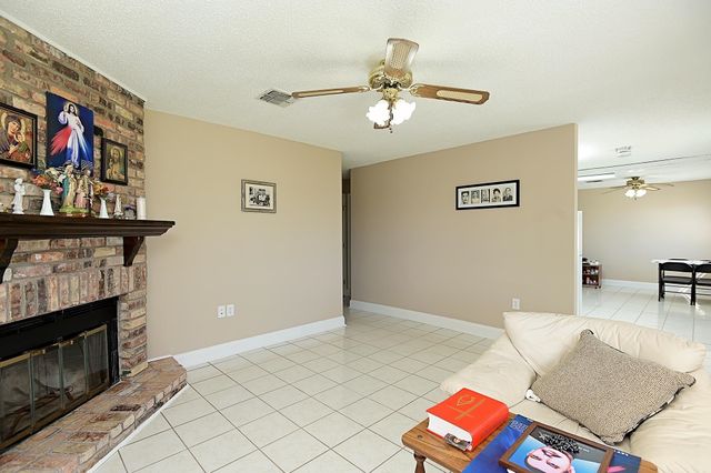 1314 Tiger Dr, Thibodaux, LA 70301