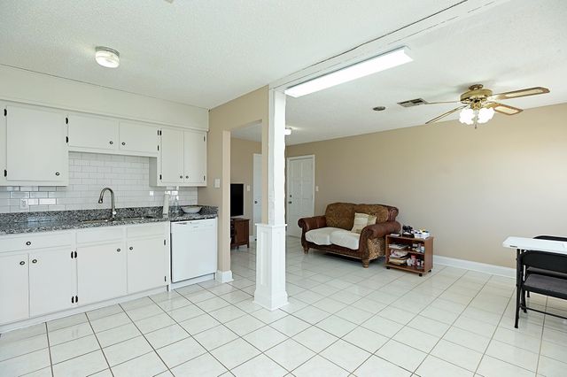 1314 Tiger Dr, Thibodaux, LA 70301