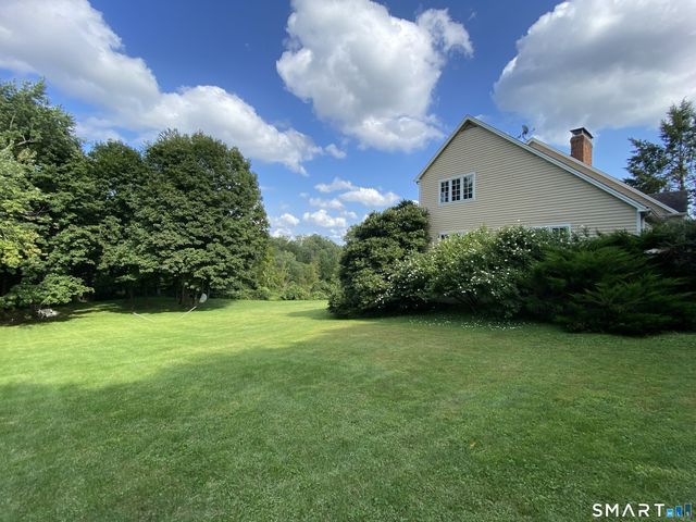 141 Saint Johns Road, Ridgefield, CT 06877