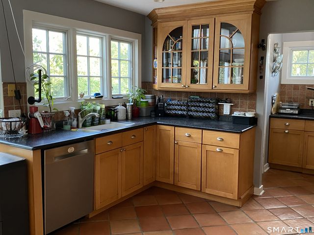 141 Saint Johns Road, Ridgefield, CT 06877