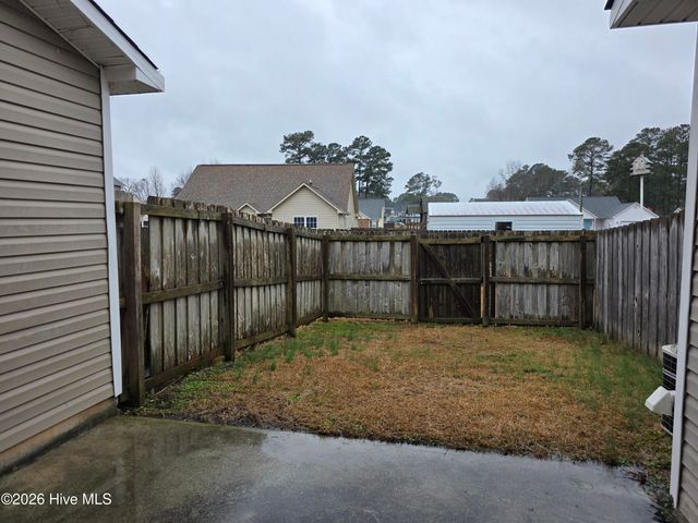 809 Timberlake Trail, Jacksonville, NC 28546