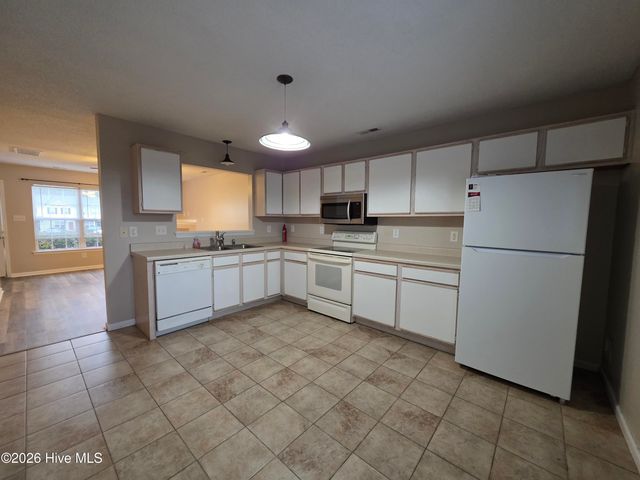 809 Timberlake Trail, Jacksonville, NC 28546