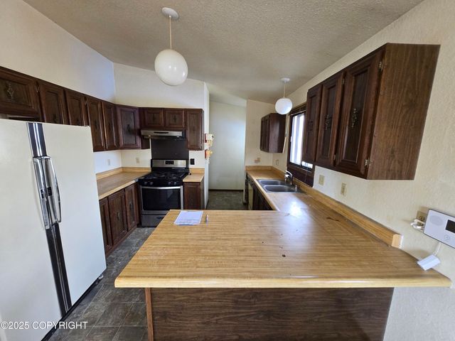 2521 W 77th Court, Anchorage, AK 99502