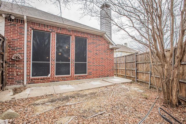 2878 Crestview Drive, Lewisville, TX 75067