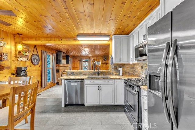 54055 Strawberry Valley Drive, Idyllwild, CA 92549