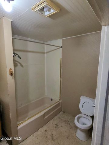 861 4th Avenue, Troy, NY 12182