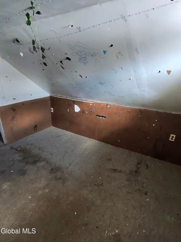 861 4th Avenue, Troy, NY 12182