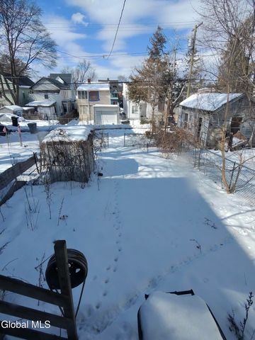 861 4th Avenue, Troy, NY 12182