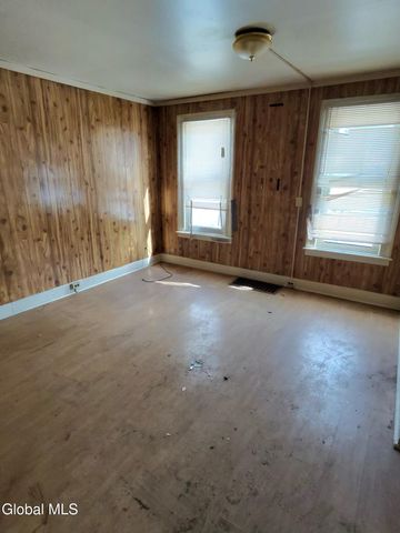 861 4th Avenue, Troy, NY 12182