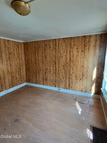 861 4th Avenue, Troy, NY 12182