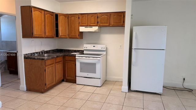 978 SW 10th Dr 21, Pompano Beach, FL 33060