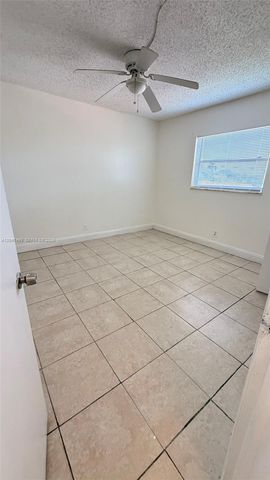 978 SW 10th Dr 21, Pompano Beach, FL 33060