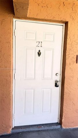 978 SW 10th Dr 21, Pompano Beach, FL 33060