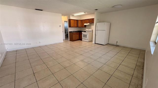 978 SW 10th Dr 21, Pompano Beach, FL 33060