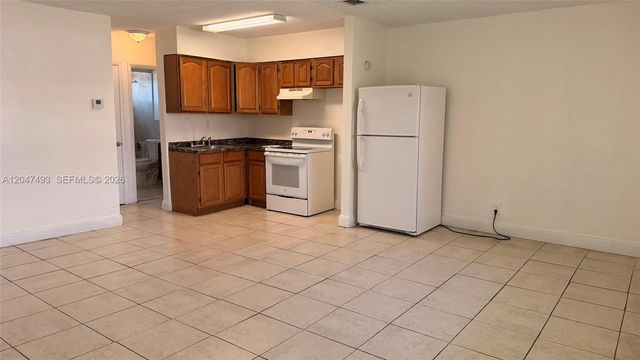 978 SW 10th Dr 21, Pompano Beach, FL 33060