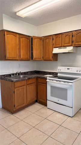 978 SW 10th Dr 21, Pompano Beach, FL 33060
