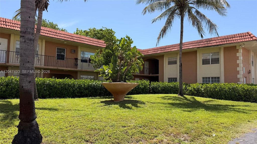 978 SW 10th Dr 21, Pompano Beach, FL 33060