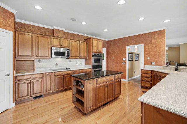2701 Sunchase Boulevard, Burlington, KY 41005