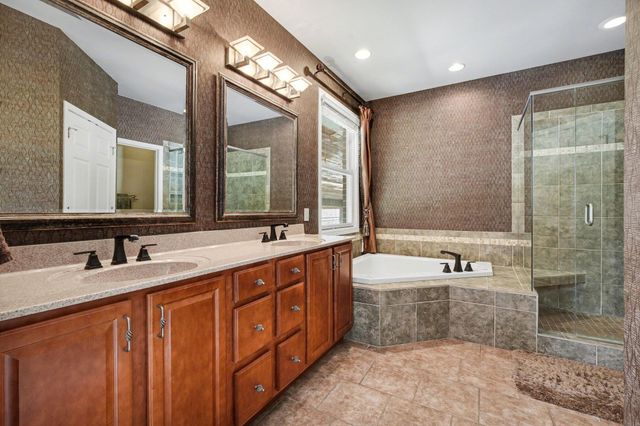 2701 Sunchase Boulevard, Burlington, KY 41005
