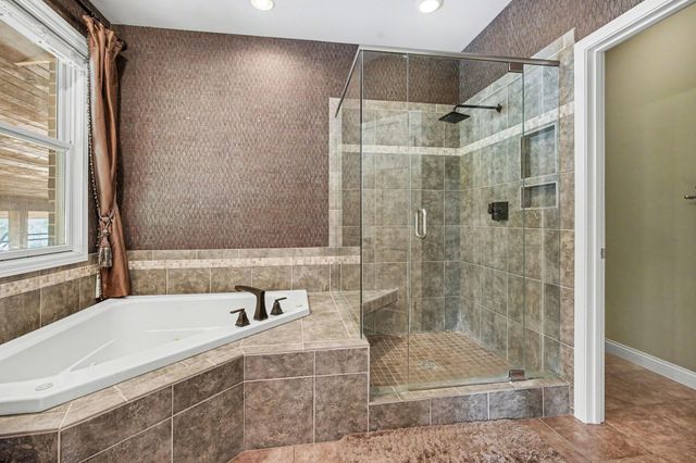 2701 Sunchase Boulevard, Burlington, KY 41005