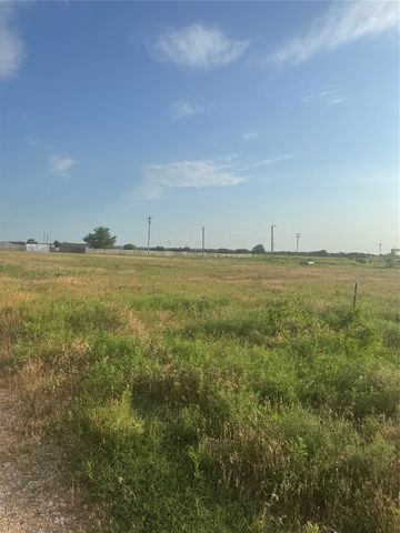 11077 E County Road 1540, Lindsay, OK 73052