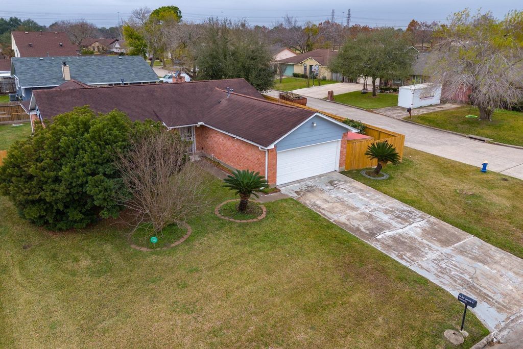 11603 Olivewood Drive, Houston, TX 77089