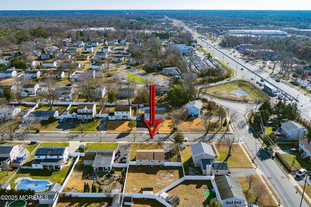 11 Forest Valley Drive, Toms River, NJ 08755