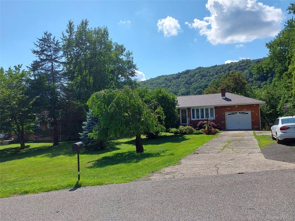 1 Tappan Drive, Monroe, NY 10950 — exterior